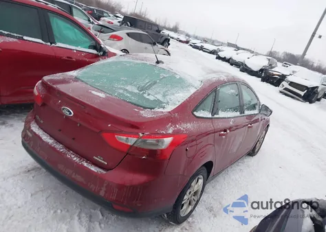 2014 Ford Focus Se z USA, uszkodzony, nr VIN 1FADP3F2XEL283154